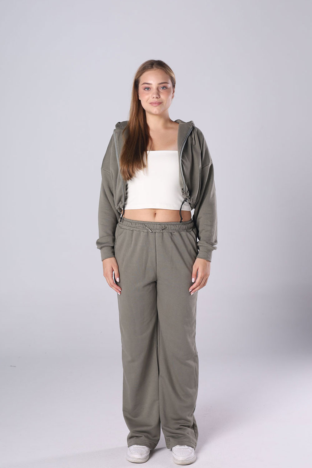 Cropped Full-Zip Tracksuit Set – 3 piece - Image 16