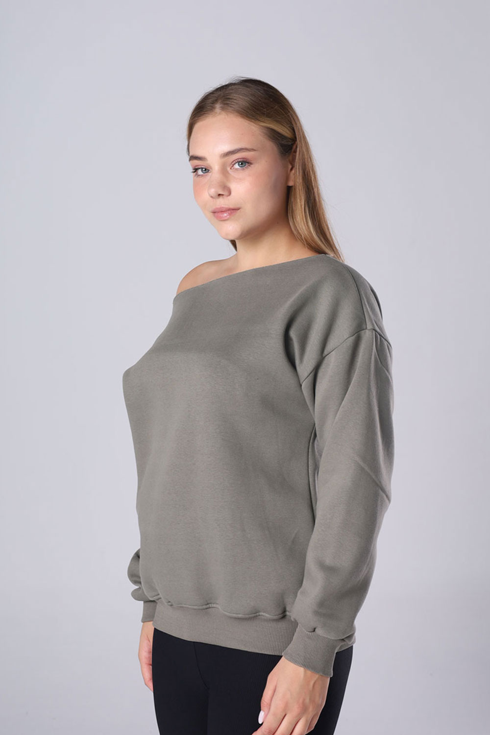 Off-Shoulder Fleece Sweatshirt - Image 23