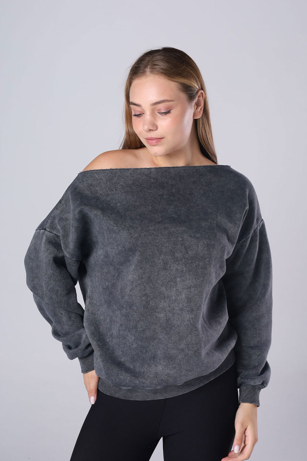 Off-Shoulder Fleece Sweatshirt - Image 32