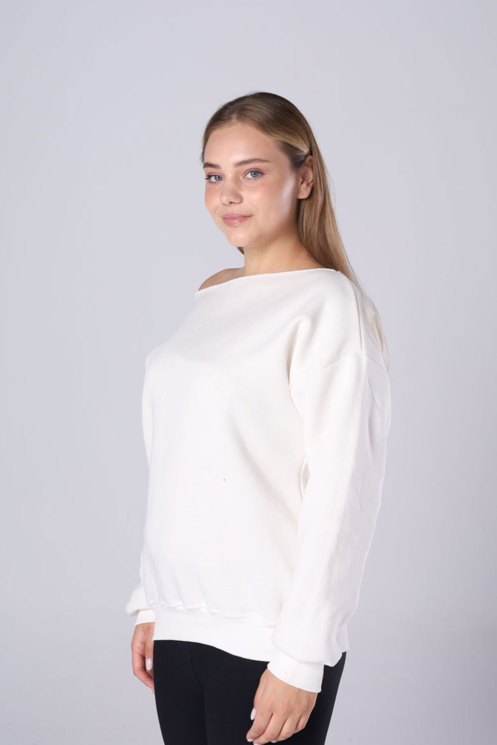 Off-Shoulder Fleece Sweatshirt - Image 16