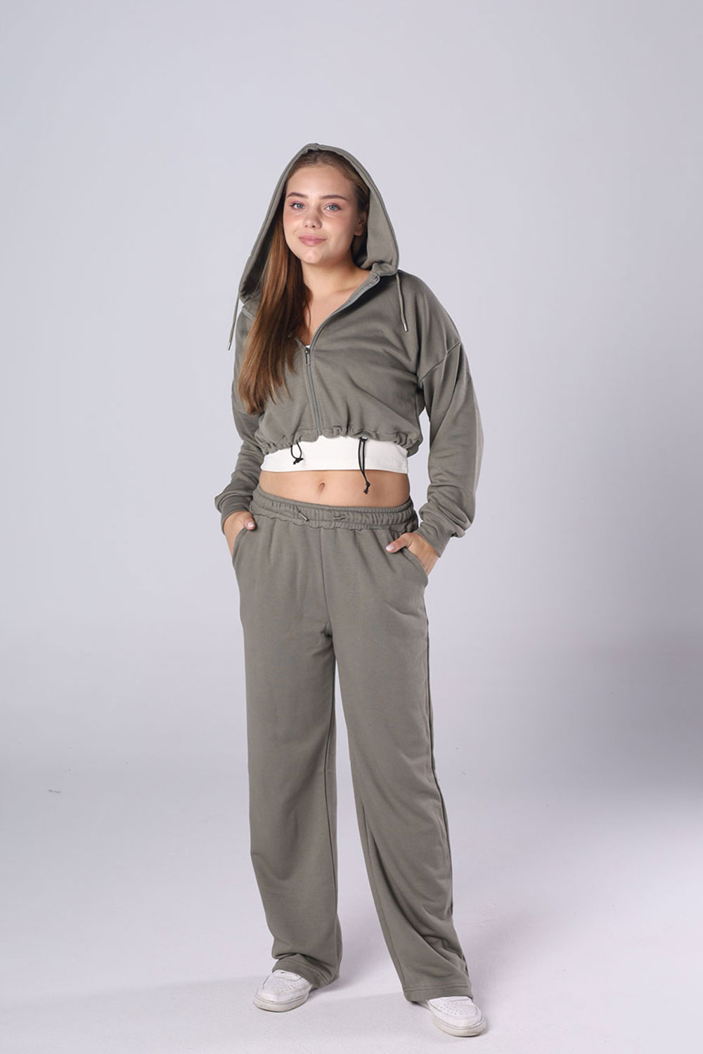 Cropped Full-Zip Tracksuit Set – 3 piece - Image 13